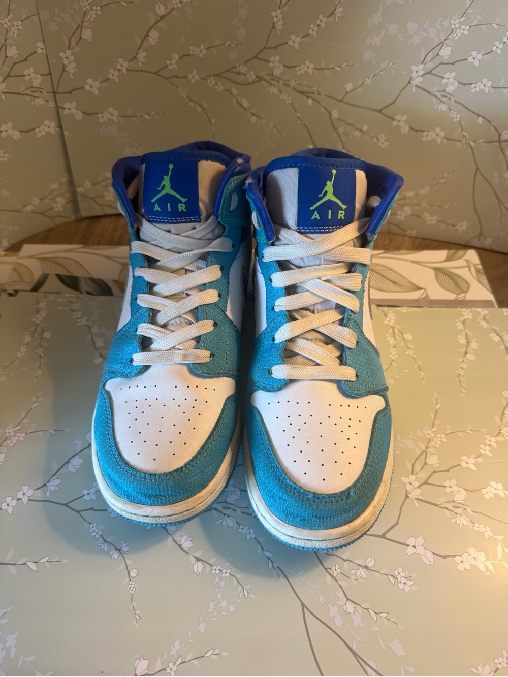 Nike Air Jordan 1 Mid Sneakers “Sprite”